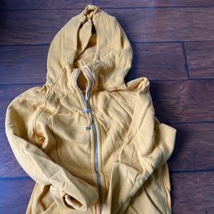 Lululemon size 10 hello scuba.